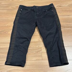 Marc Jacob women’s low rise capri jeans size 4 with side stripe